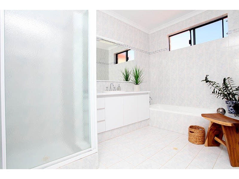 35 Sedgeland Way, Ascot WA 6104