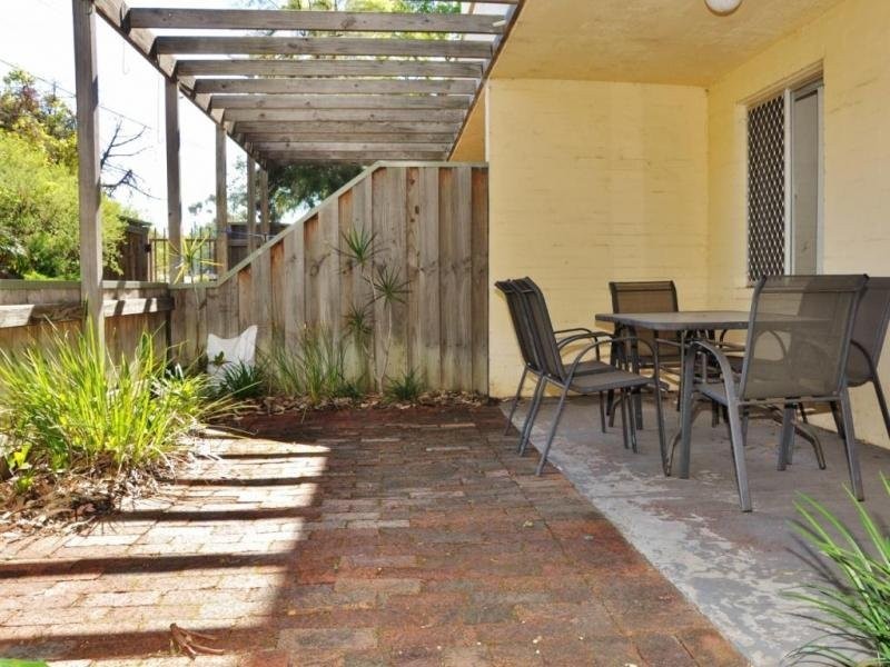 2/125 Herdsman Parade, Wembley WA 6014