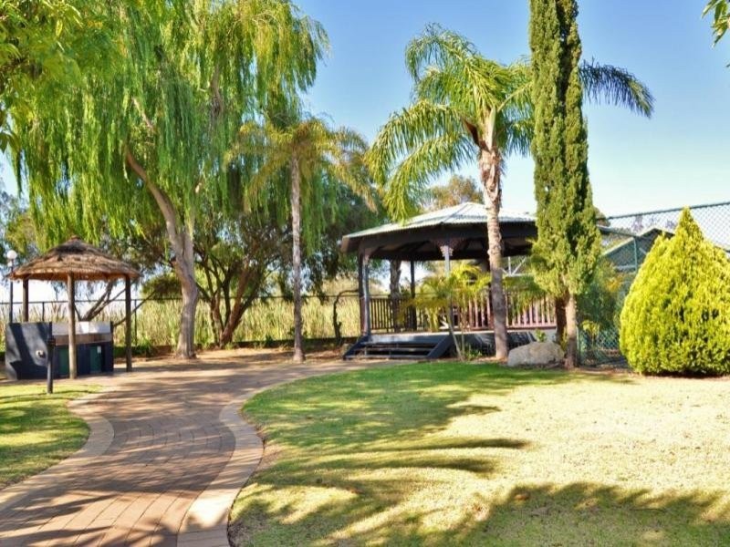 2/125 Herdsman Parade, Wembley WA 6014