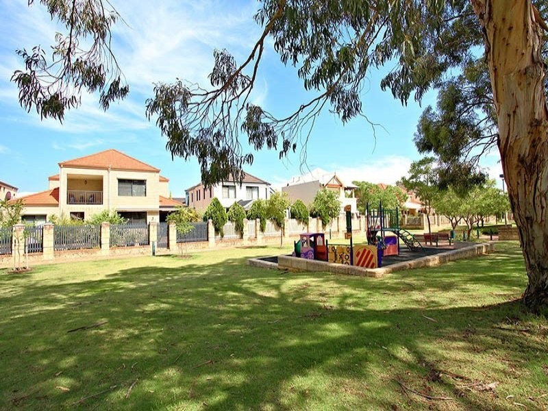 35 Sedgeland Way, Ascot WA 6104