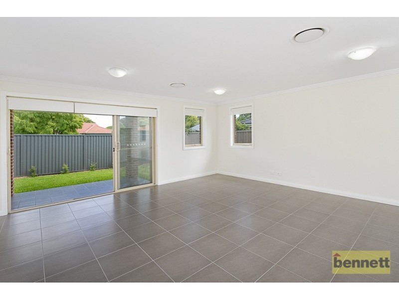 2/9 William Street, Richmond NSW 2753
