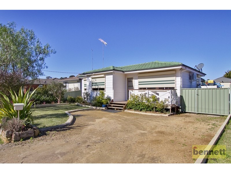10 Hughes Avenue, Richmond NSW 2753