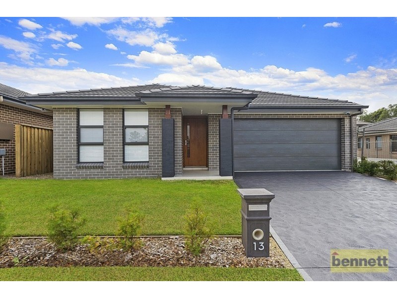 13 Sugarloaf Crescent, Colebee NSW 2761