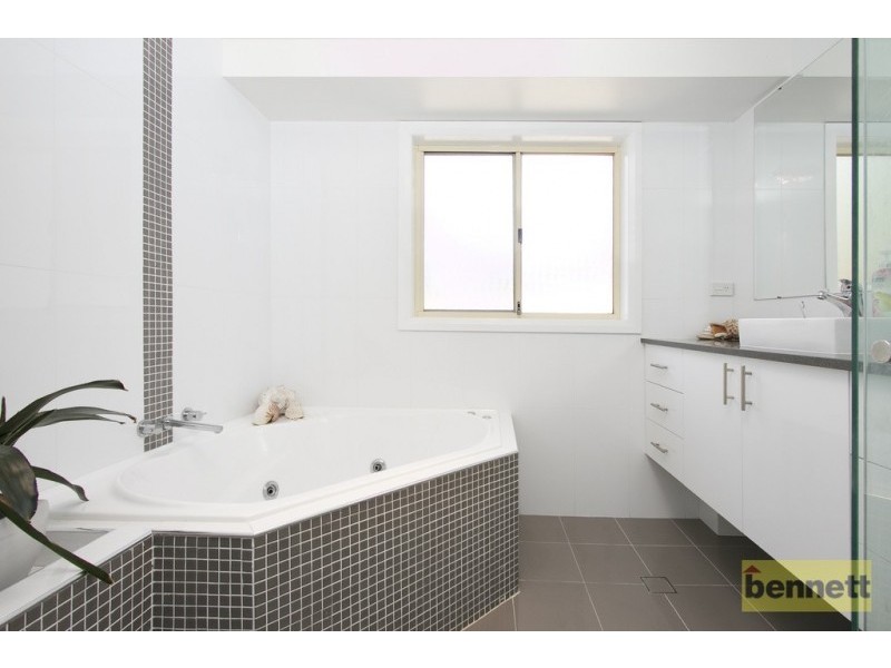 345 Lieutenant Bowen Drive, Bowen Mountain NSW 2753