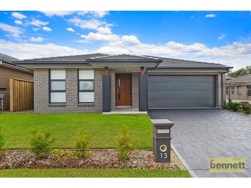 13 Sugarloaf Crescent, Colebee NSW 2761