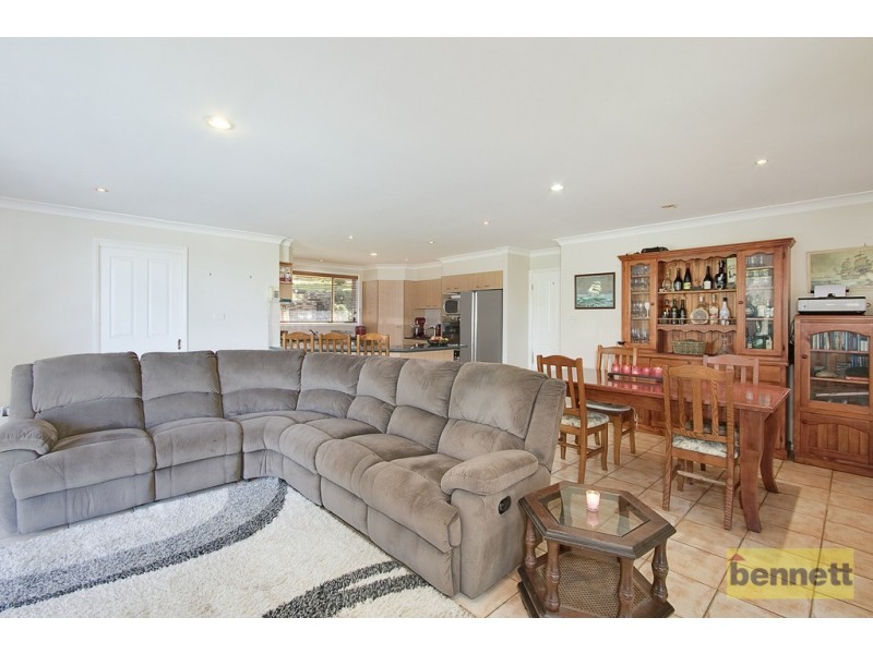 6 Nina Place, Kurrajong Heights NSW 2758