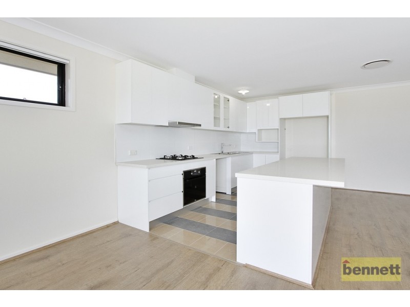 8 Oakhill Crescent, Colebee NSW 2761