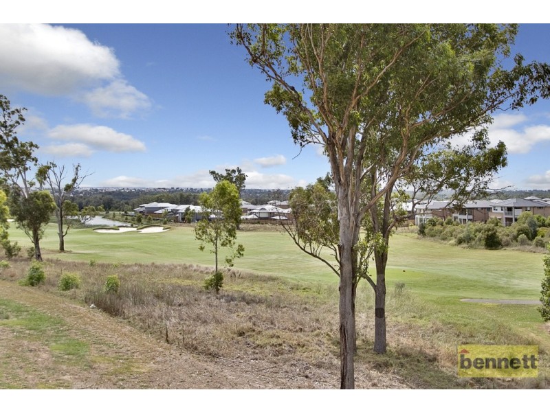 8 Oakhill Crescent, Colebee NSW 2761