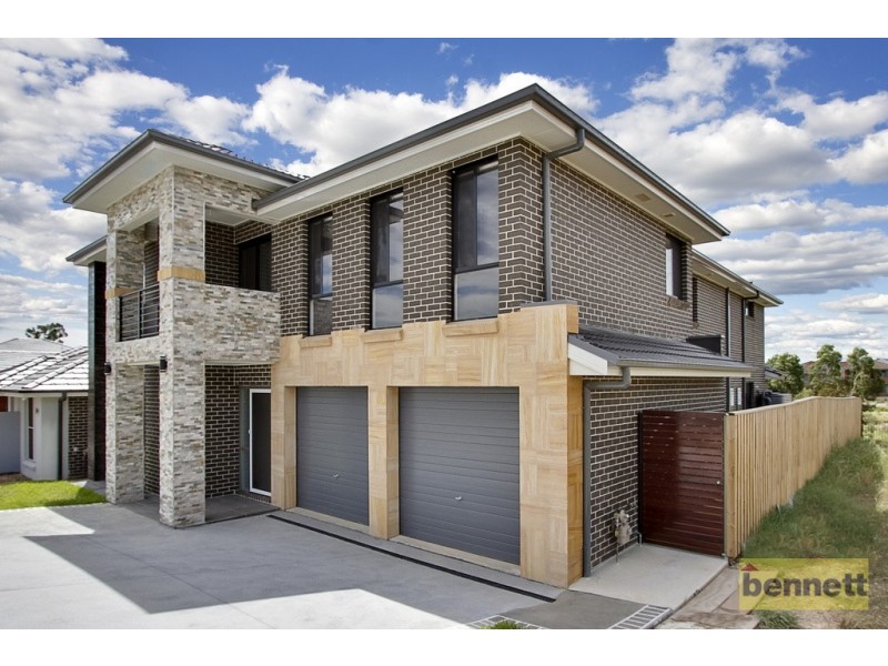 8 Oakhill Crescent, Colebee NSW 2761