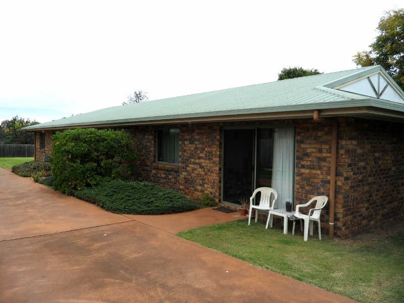 4-5-6/52 First Avenue, Kingaroy QLD 4610