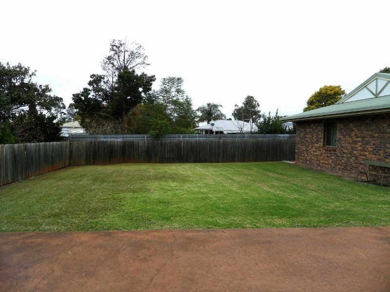 4-5-6/52 First Avenue, Kingaroy QLD 4610