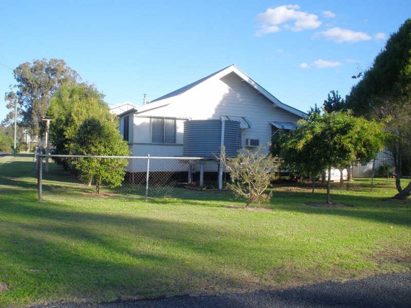 25 Rodney Street, Proston QLD 4613