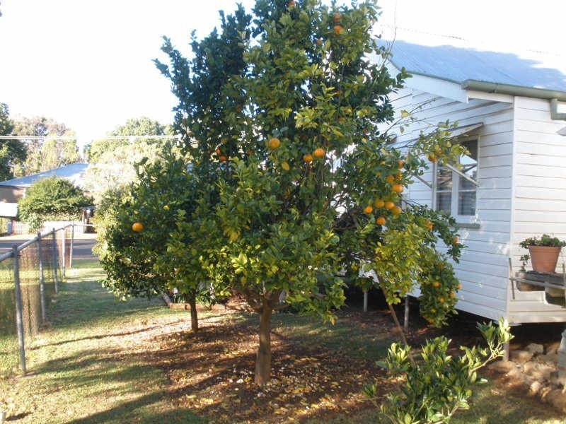 25 Rodney Street, Proston QLD 4613