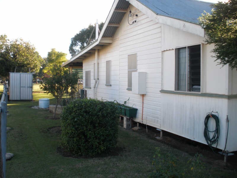 25 Rodney Street, Proston QLD 4613