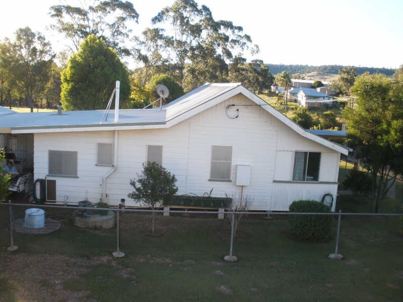 25 Rodney Street, Proston QLD 4613