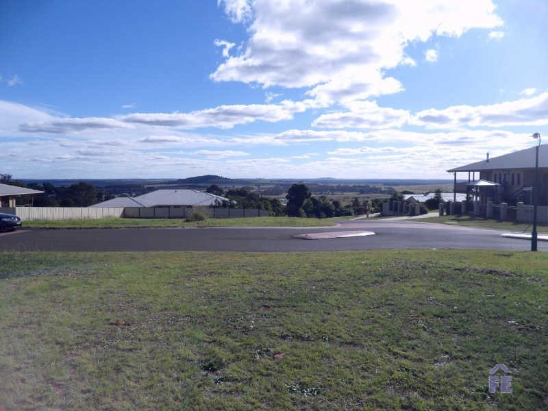 24 Hillview Parade, Kingaroy QLD 4610