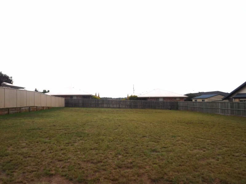 8 David Place, Kingaroy QLD 4610