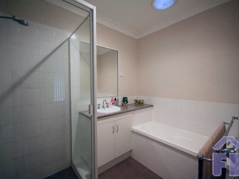 Unit 2 13 Tessmanns Road, Kingaroy QLD 4610