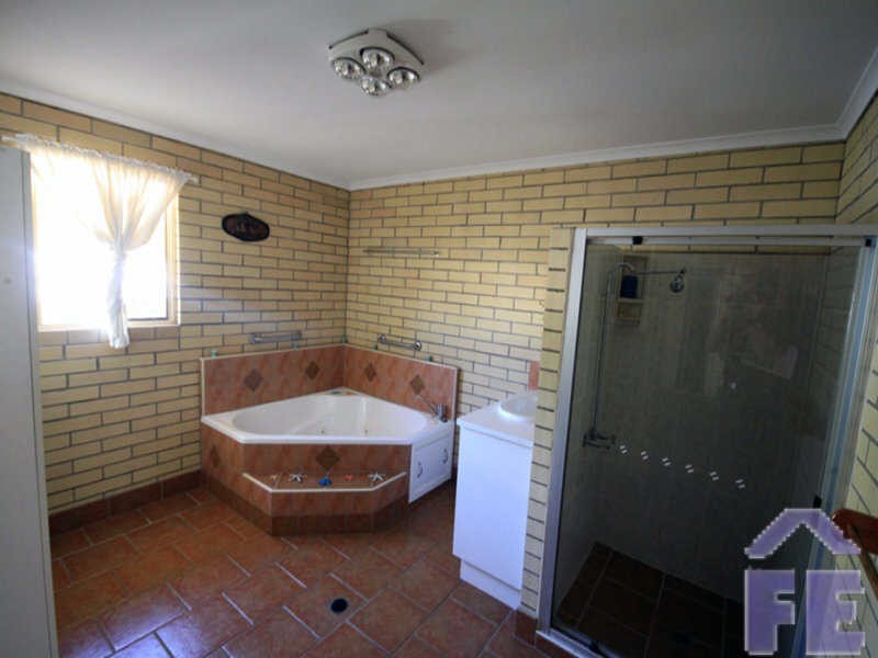 5 Keith Shaw Drive, Kingaroy QLD 4610