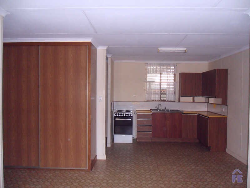 2/30 Knight Street, Kingaroy QLD 4610