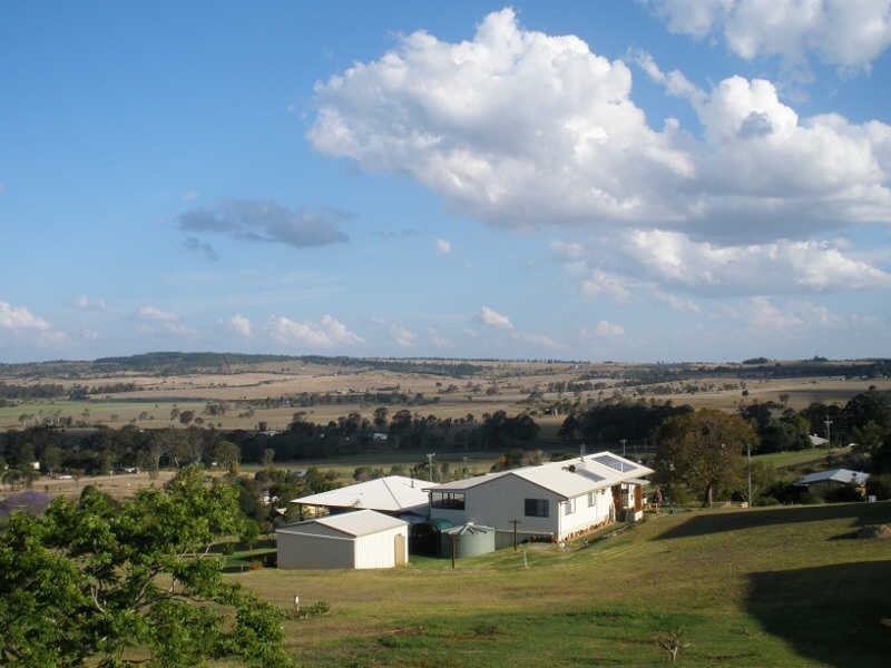 10 Meek Street, Tingoora QLD 4608