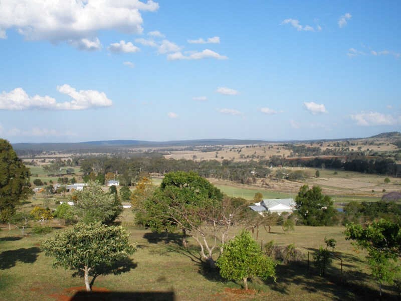 10 Meek Street, Tingoora QLD 4608