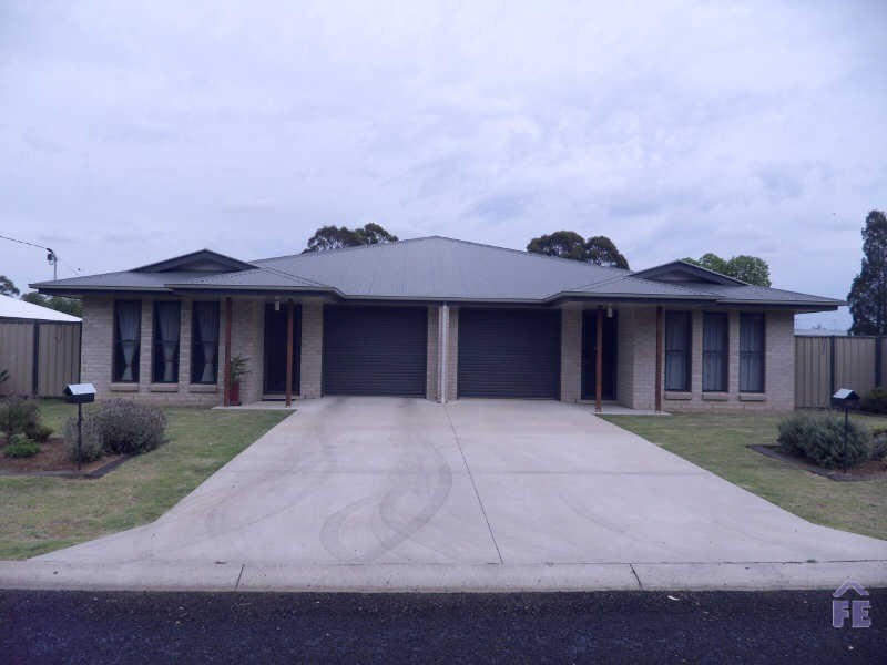 2/15 Hodge Street, Kingaroy QLD 4610