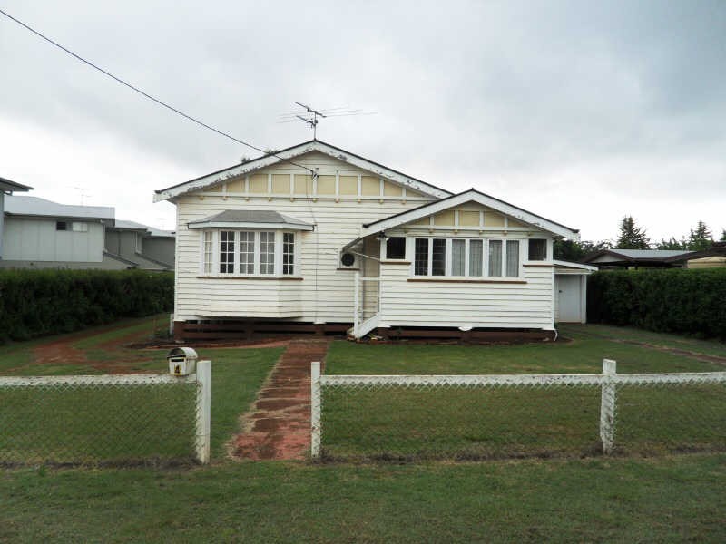 4 Gladys Street, Kingaroy QLD 4610