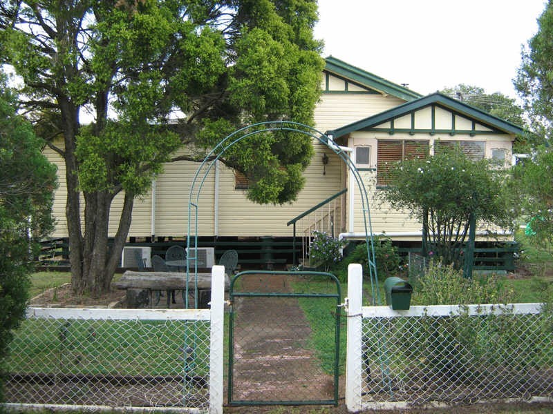 16 Reen Street, Kingaroy QLD 4610