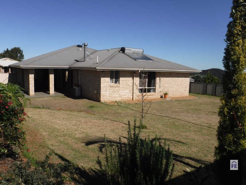 42 Bottlebrush Street, Kingaroy QLD 4610