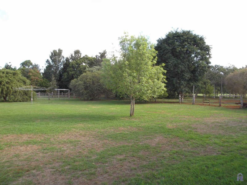 27 Redmans Road, Kingaroy QLD 4610