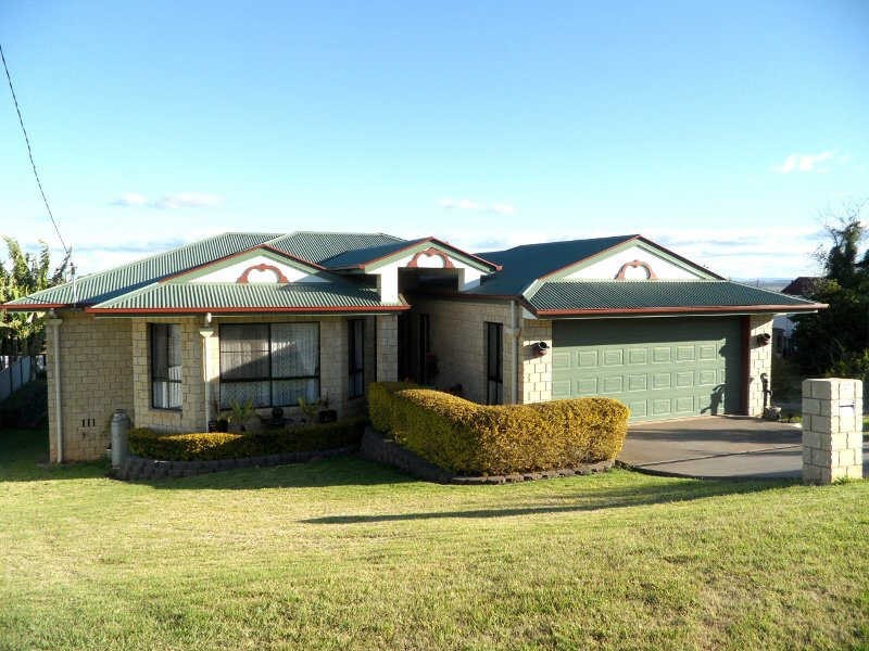 27 Adermann Drive, Kingaroy QLD 4610