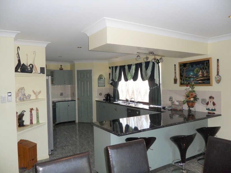 27 Adermann Drive, Kingaroy QLD 4610