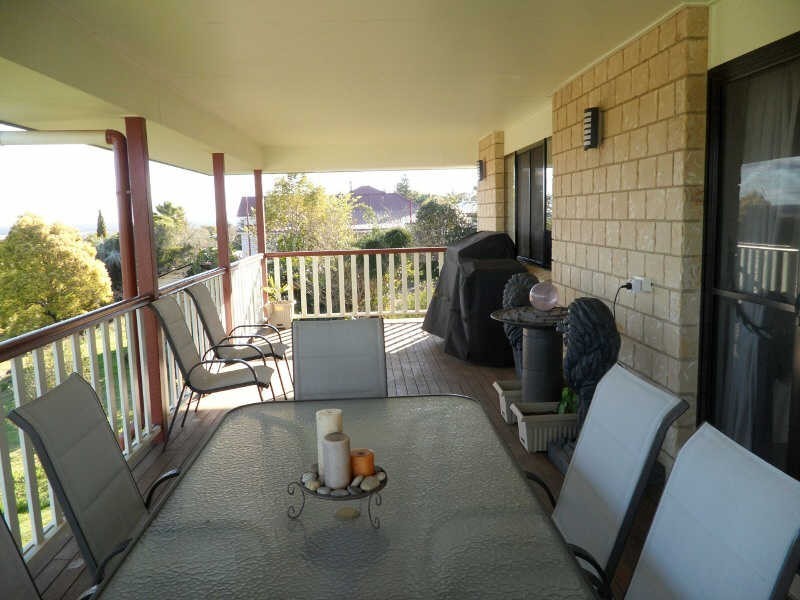 27 Adermann Drive, Kingaroy QLD 4610
