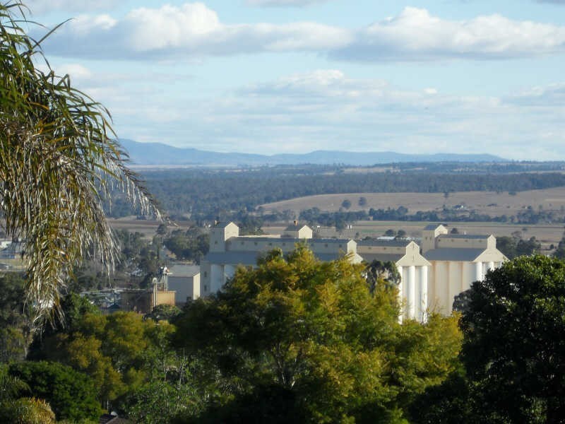 27 Adermann Drive, Kingaroy QLD 4610