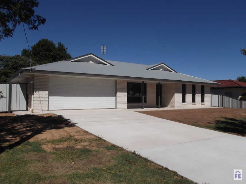 19 Reservoir Street, Kingaroy QLD 4610