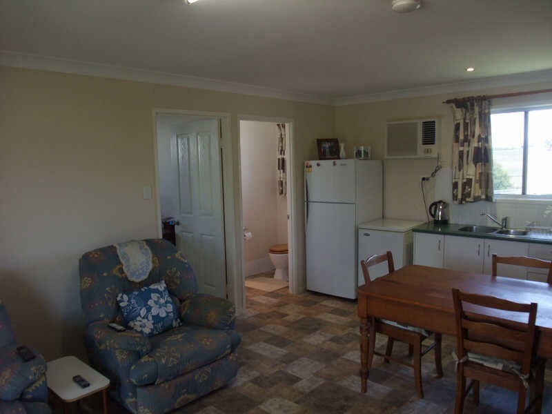 4 Elizabeth Place, Proston QLD 4613