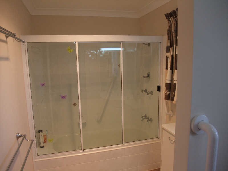 4 Elizabeth Place, Proston QLD 4613