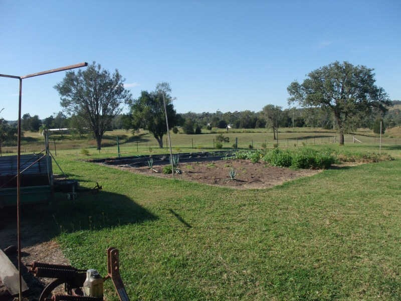 4 Elizabeth Place, Proston QLD 4613