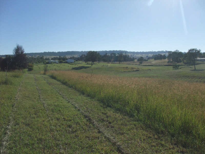 4 Elizabeth Place, Proston QLD 4613