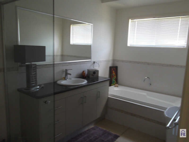 33-35 Premier Drive, Kingaroy QLD 4610