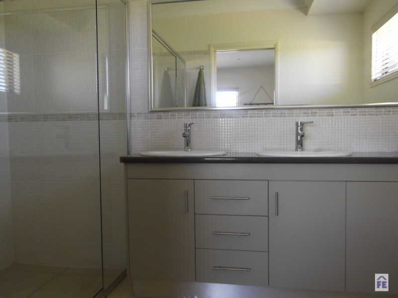 33-35 Premier Drive, Kingaroy QLD 4610