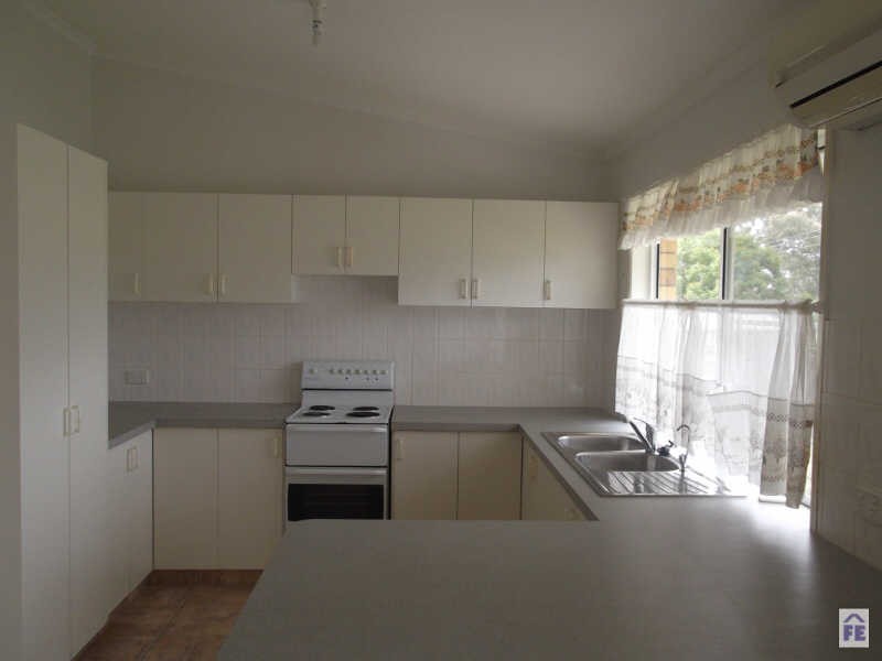 10 Banksia Drive, Kingaroy QLD 4610