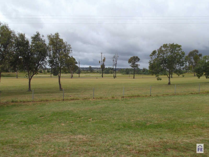 10 Banksia Drive, Kingaroy QLD 4610