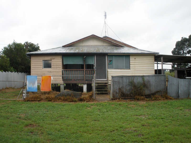 11 Main Street, Cloyna QLD 4605