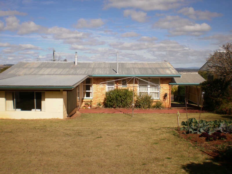 6 Carroll Street, Kingaroy QLD 4610