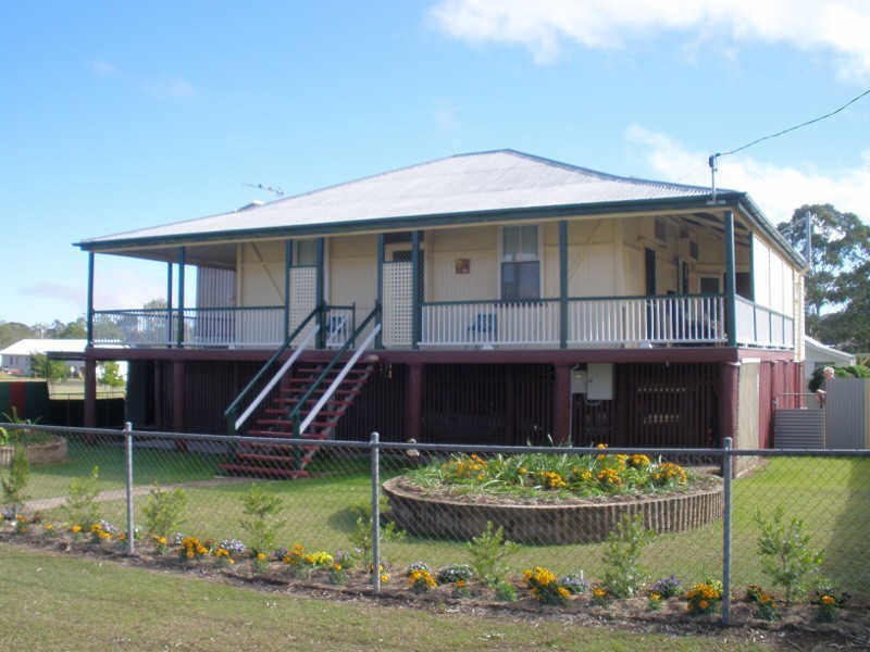 27 Rodney Street, Proston QLD 4613