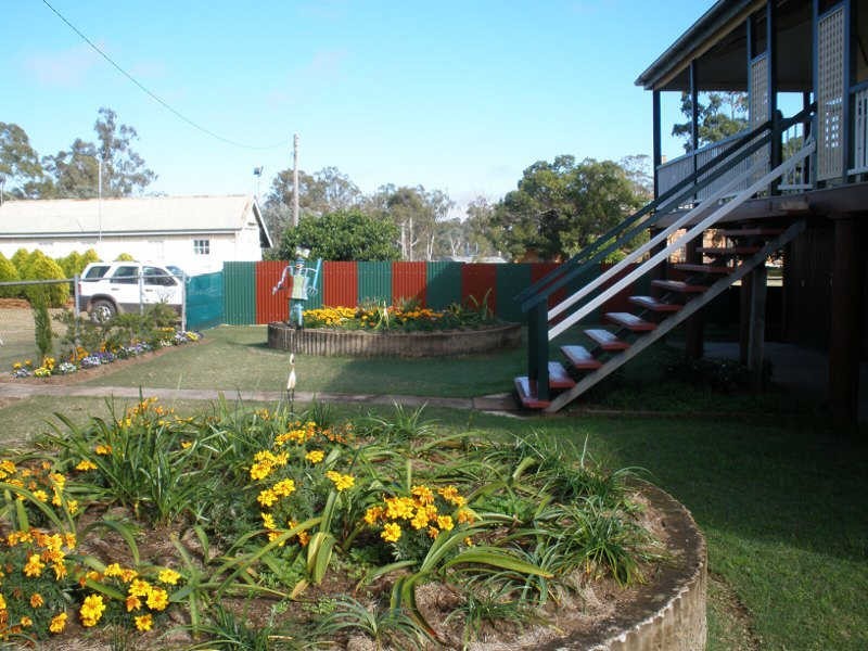 27 Rodney Street, Proston QLD 4613