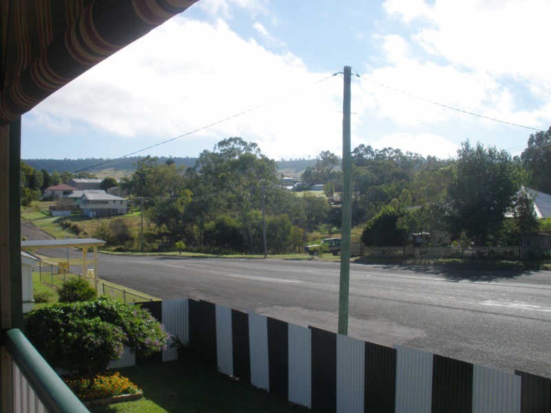 27 Rodney Street, Proston QLD 4613