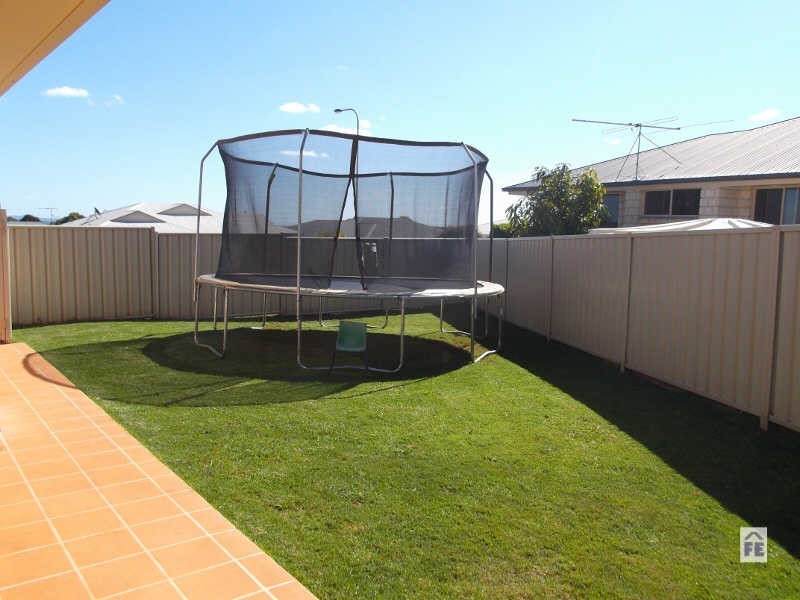 4 Hillview Parade, Kingaroy QLD 4610